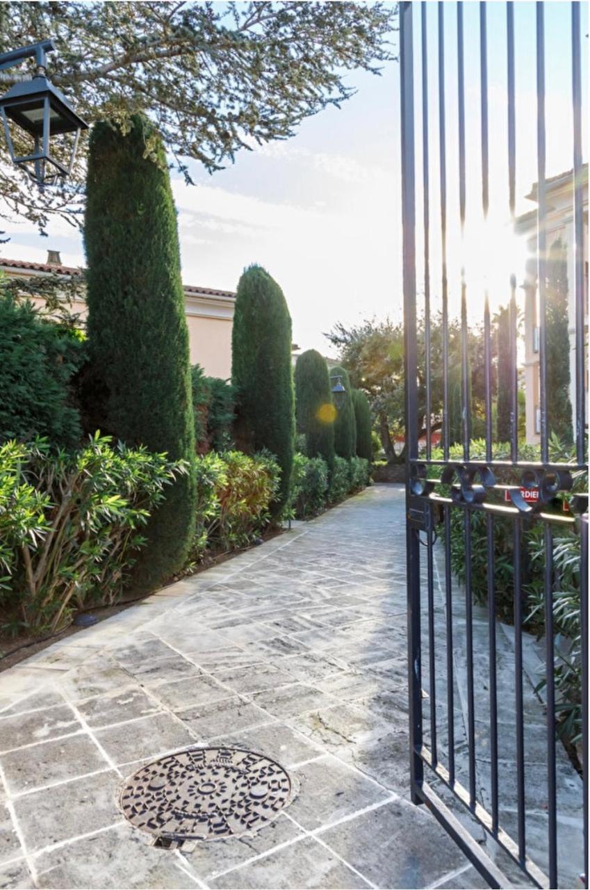 My Little Paradise In St-tropez *